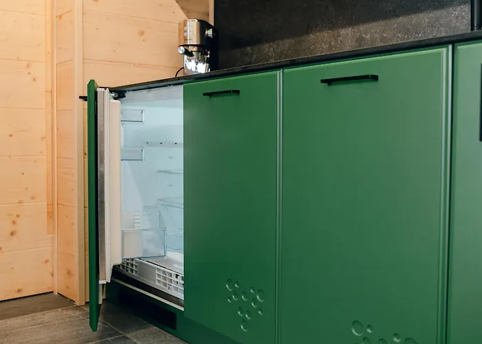 Lepenatka With Sauna - I Feel Alps